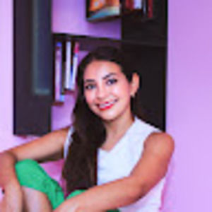 Meet your Posher, Yuli lizbeth